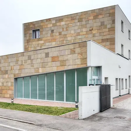 Konukevi Casa Lucia Valentini Terrani Padova