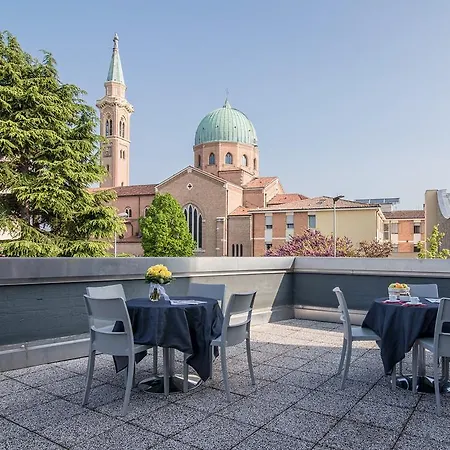 Casa Lucia Valentini Terrani 2*